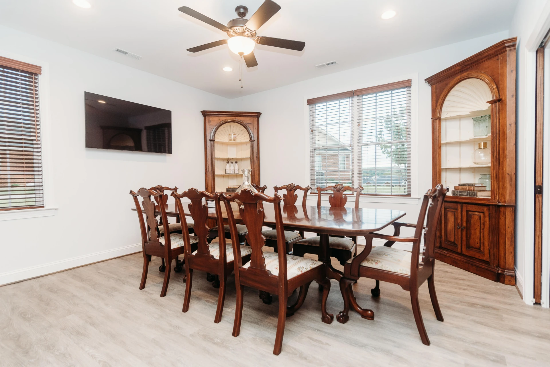 180 Villa Oak CIR - Photo 51