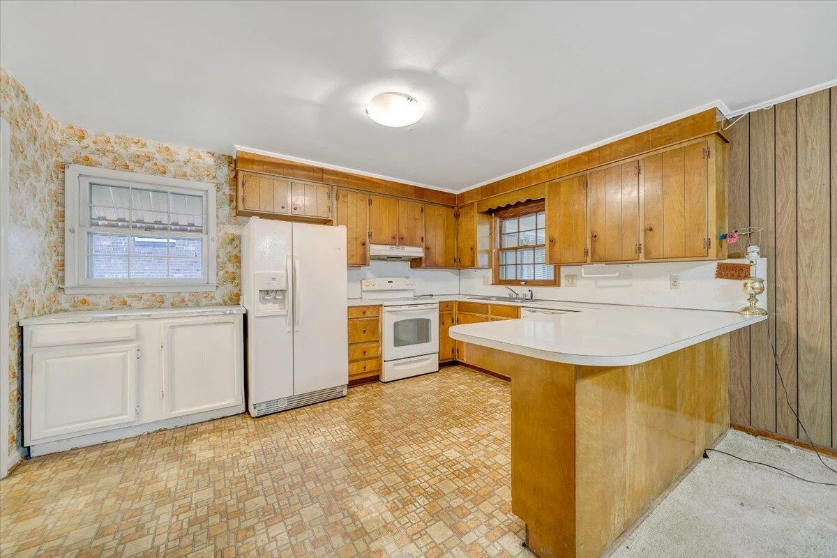 1615 Lonna DR NW - Photo 13