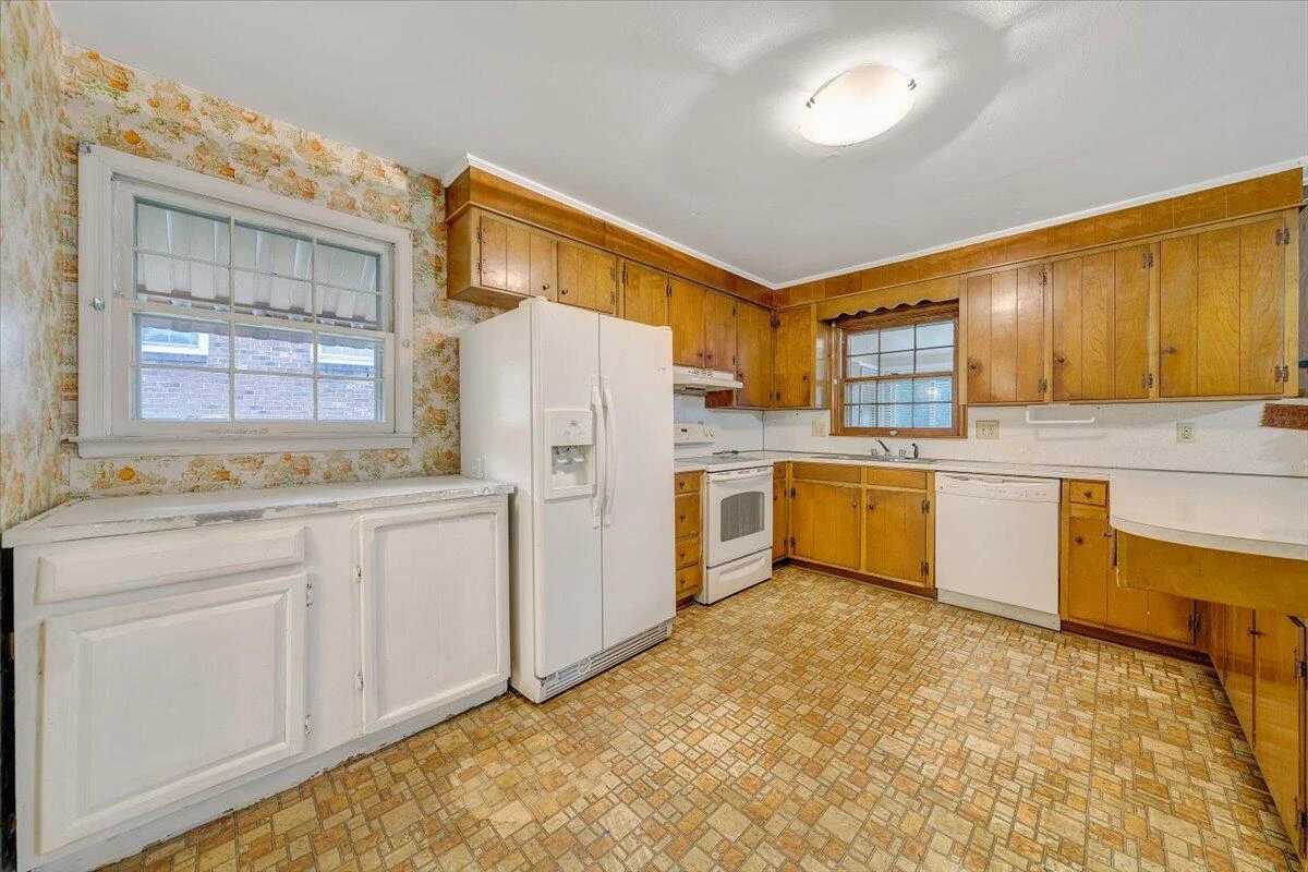 1615 Lonna DR NW - Photo 14