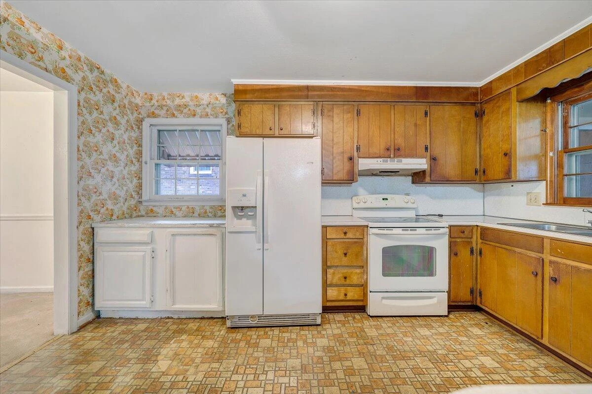 1615 Lonna DR NW - Photo 16