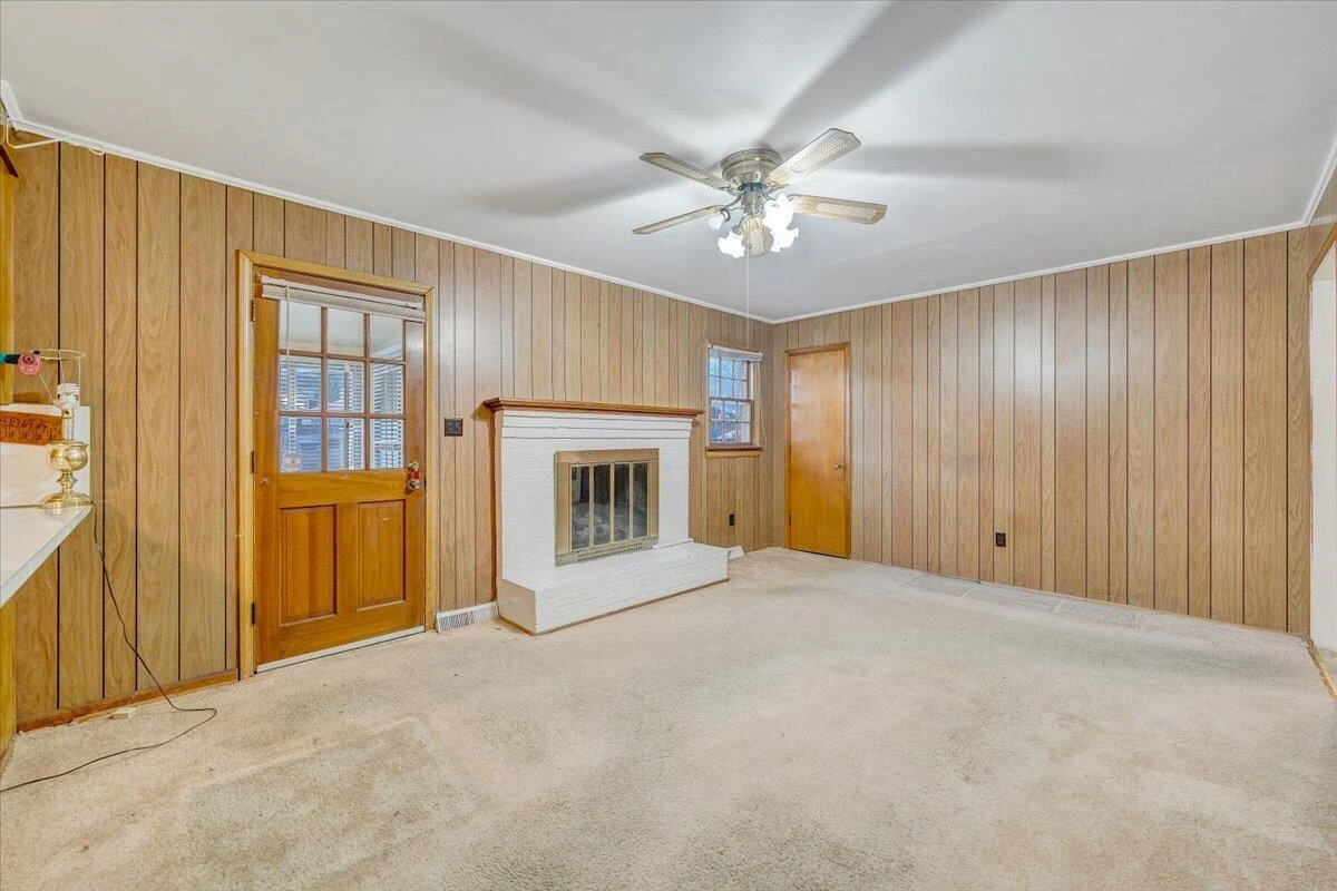 1615 Lonna DR NW - Photo 17