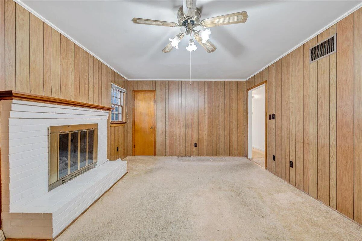 1615 Lonna DR NW - Photo 18