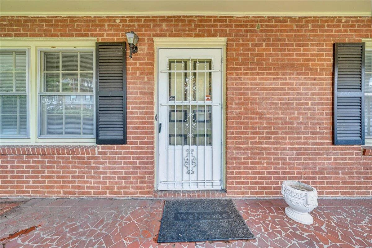 1615 Lonna DR NW - Photo 2