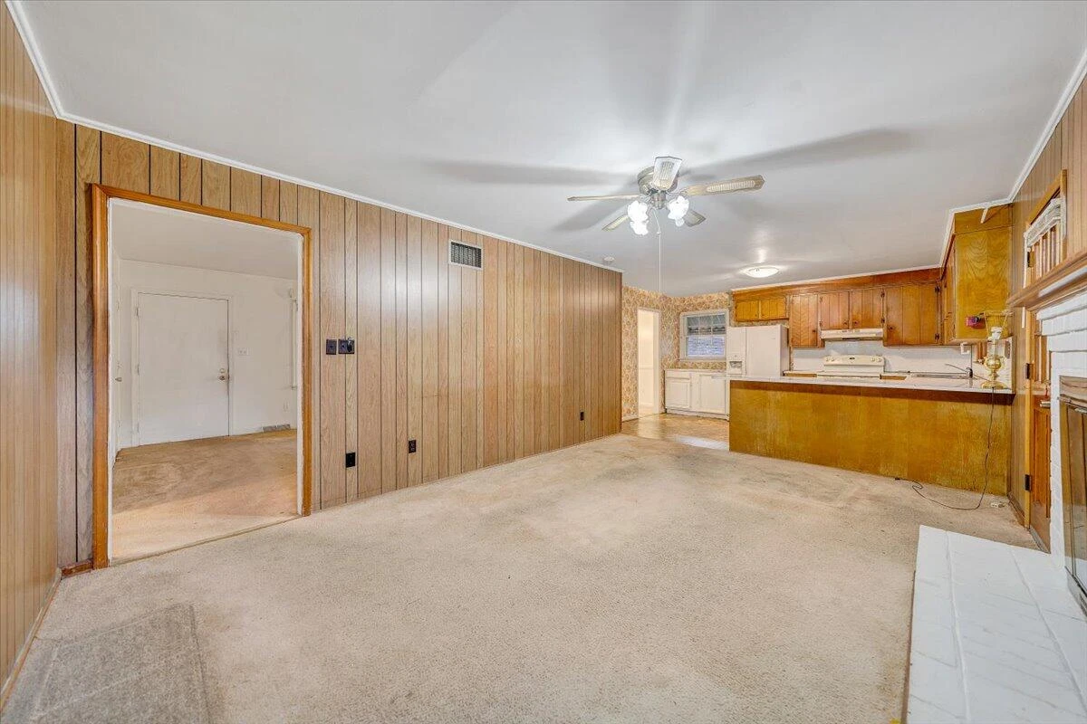 1615 Lonna DR NW - Photo 20