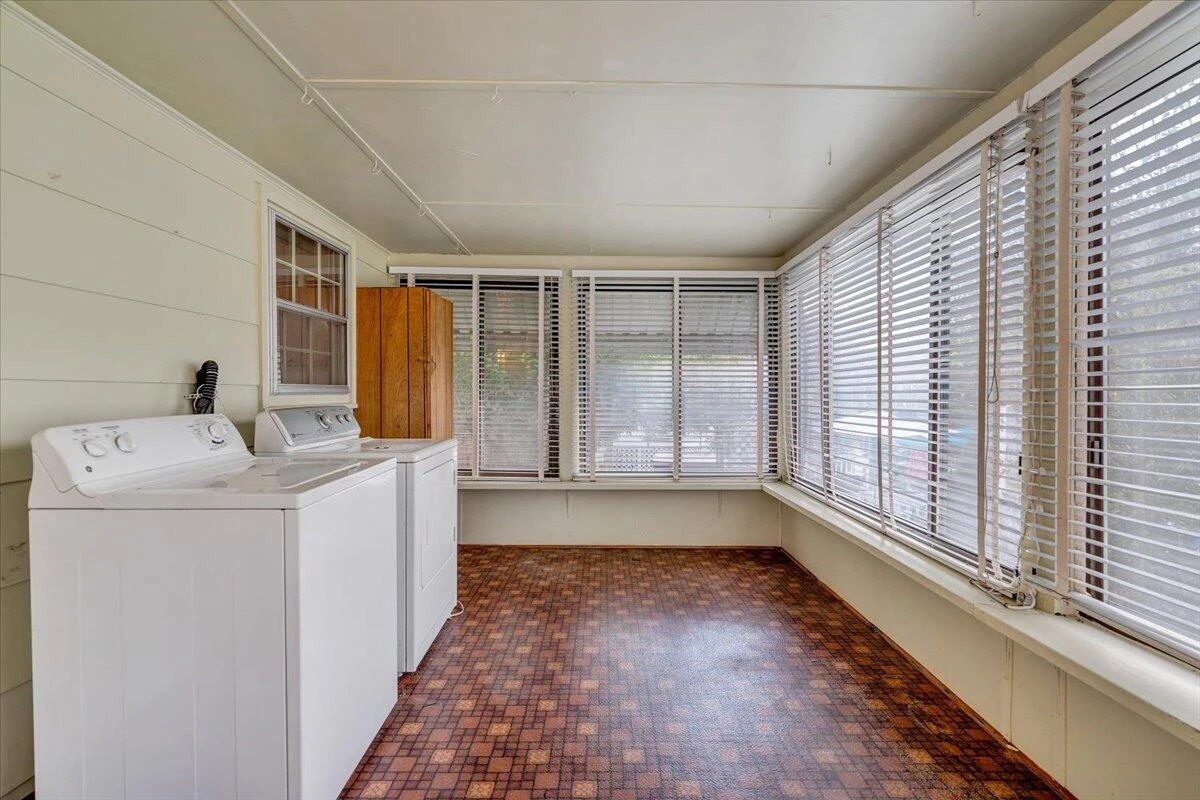 1615 Lonna DR NW - Photo 22