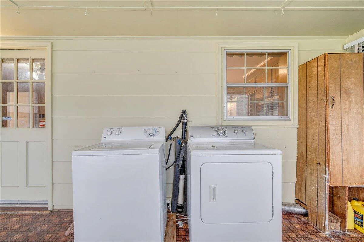 1615 Lonna DR NW - Photo 23