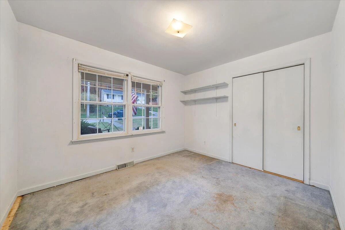 1615 Lonna DR NW - Photo 28