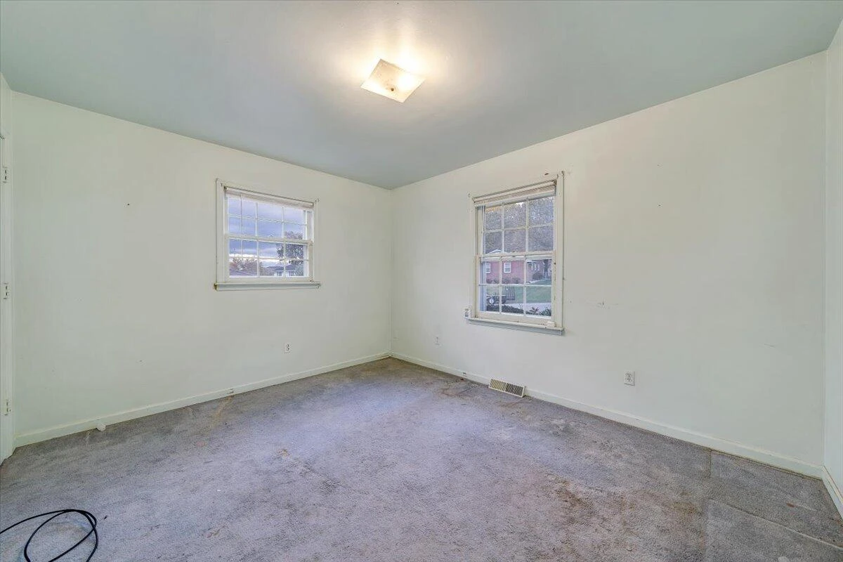 1615 Lonna DR NW - Photo 30