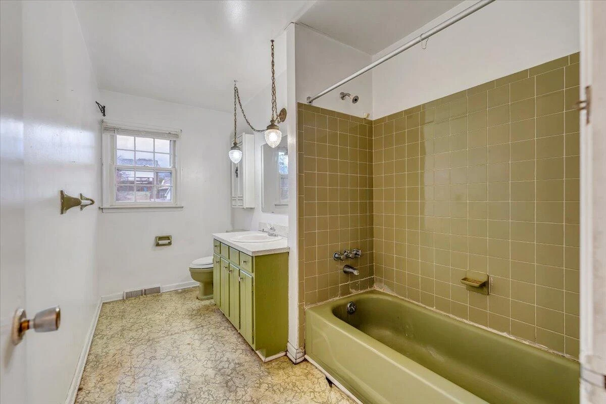 1615 Lonna DR NW - Photo 32