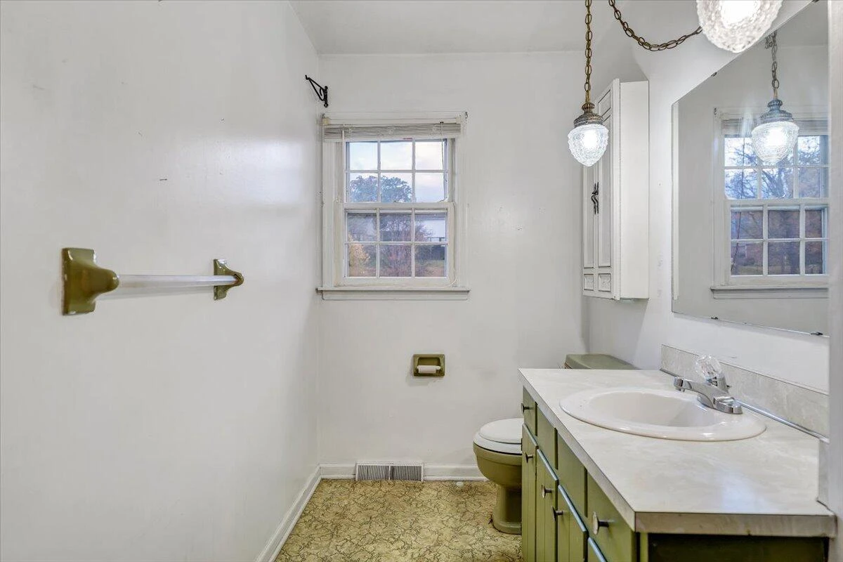 1615 Lonna DR NW - Photo 33