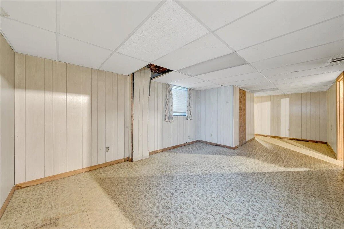 1615 Lonna DR NW - Photo 35