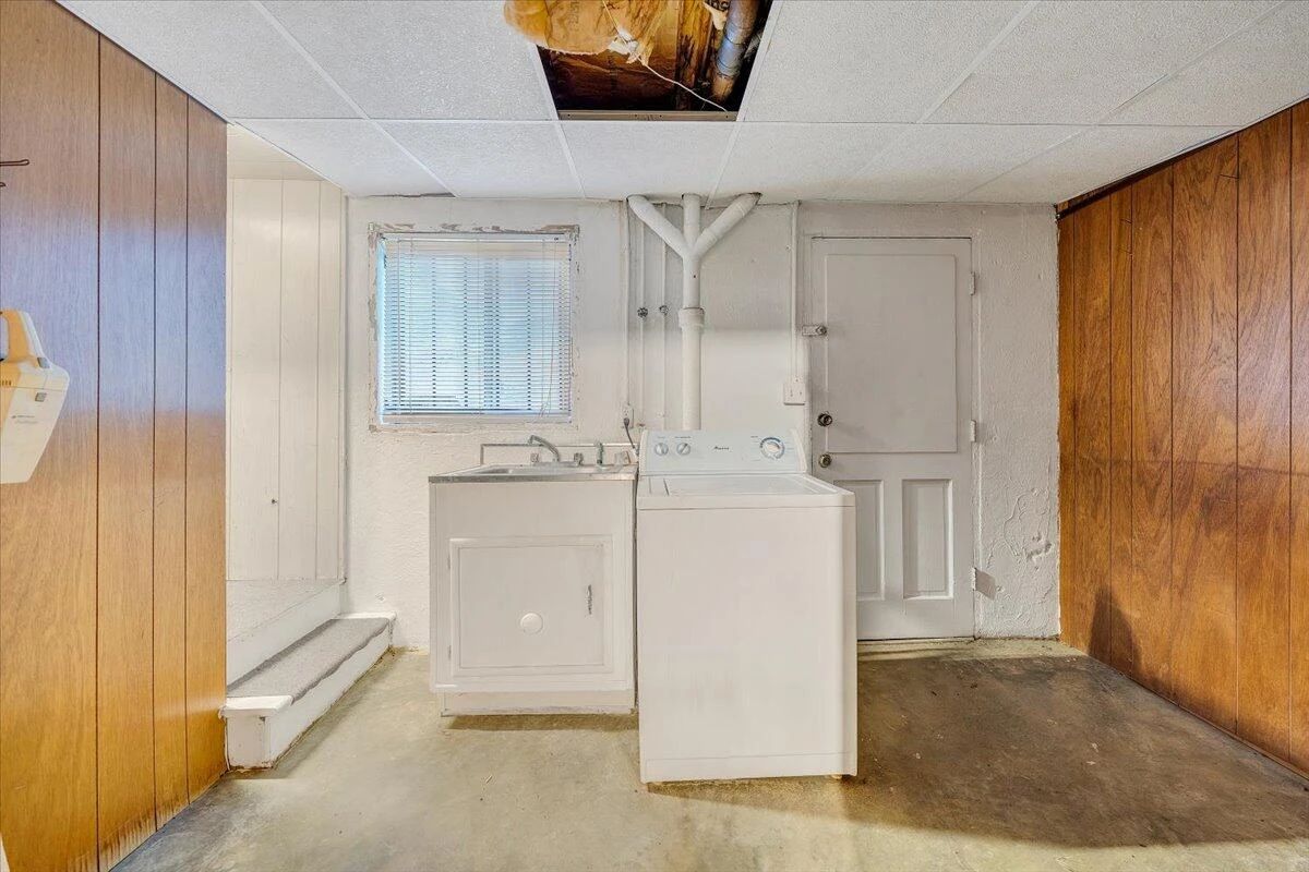 1615 Lonna DR NW - Photo 38