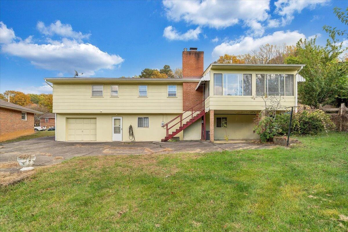 1615 Lonna DR NW - Photo 41