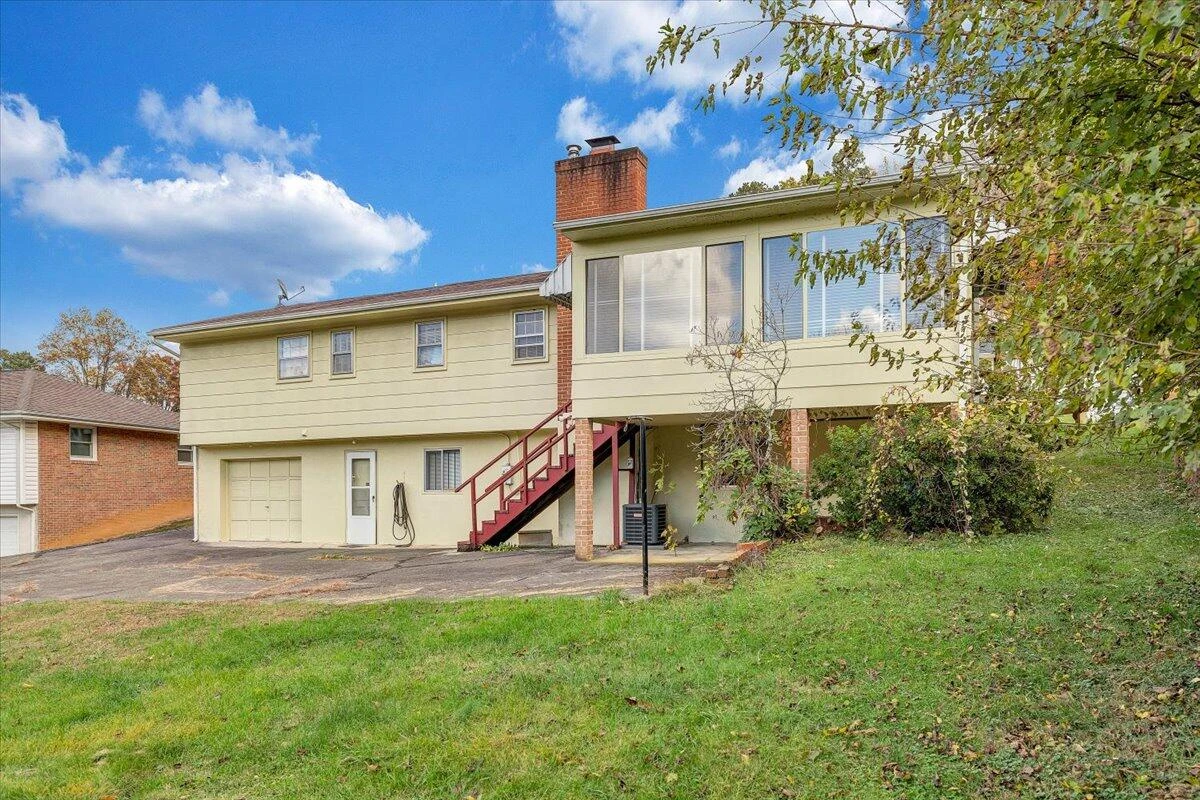 1615 Lonna DR NW - Photo 43