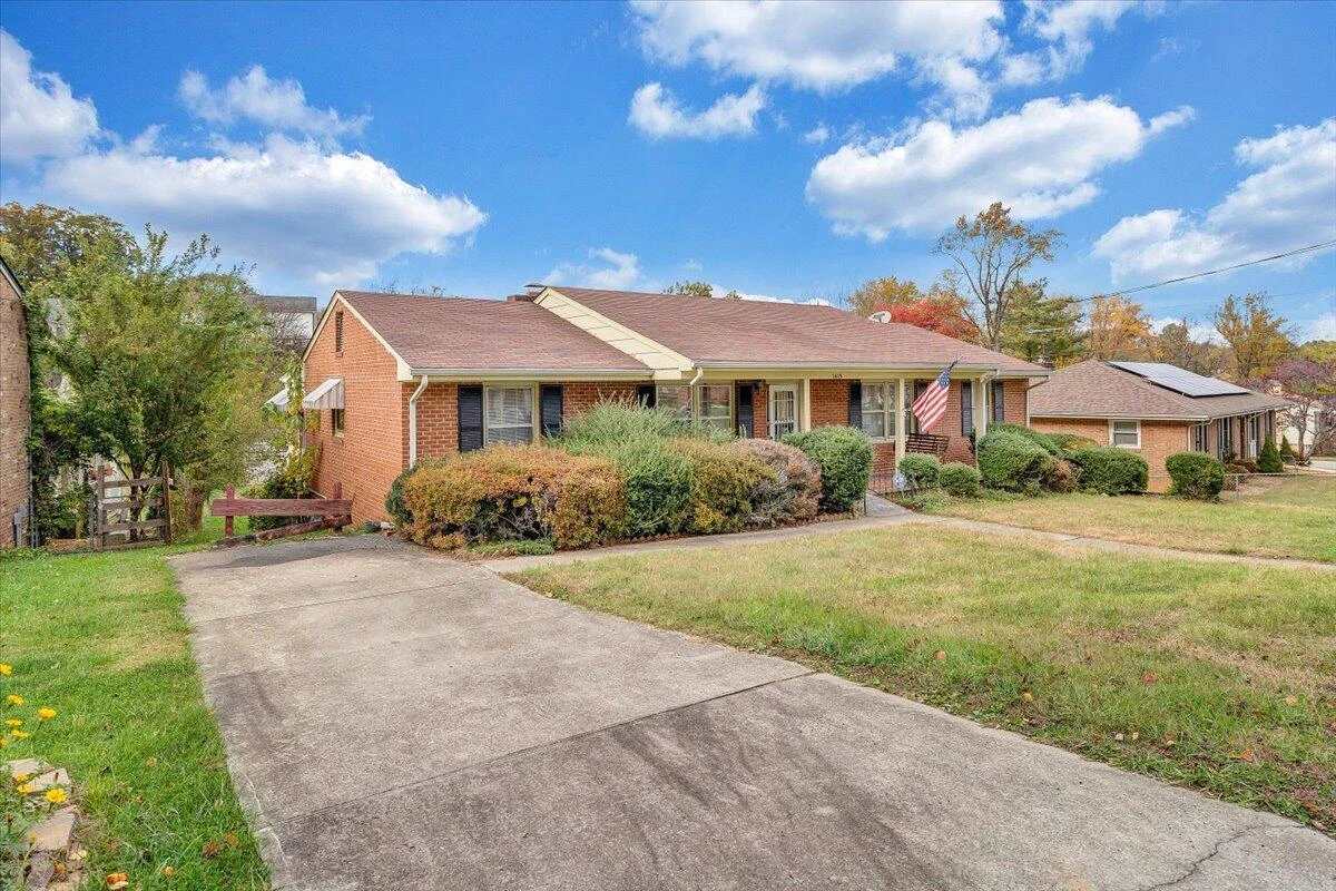 1615 Lonna DR NW - Photo 48