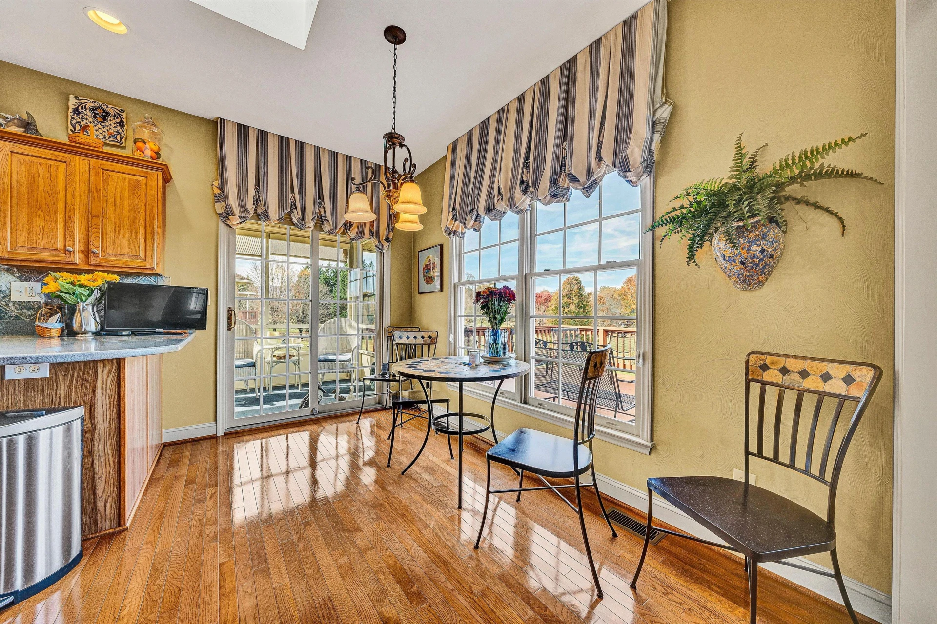 3723 Renfield DR - Photo 12
