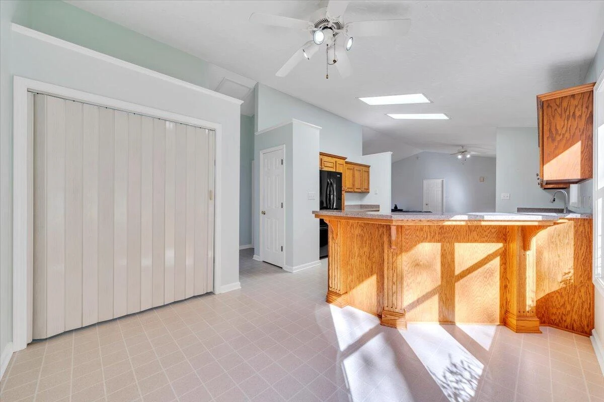 6548 Goodview RD - Photo 13