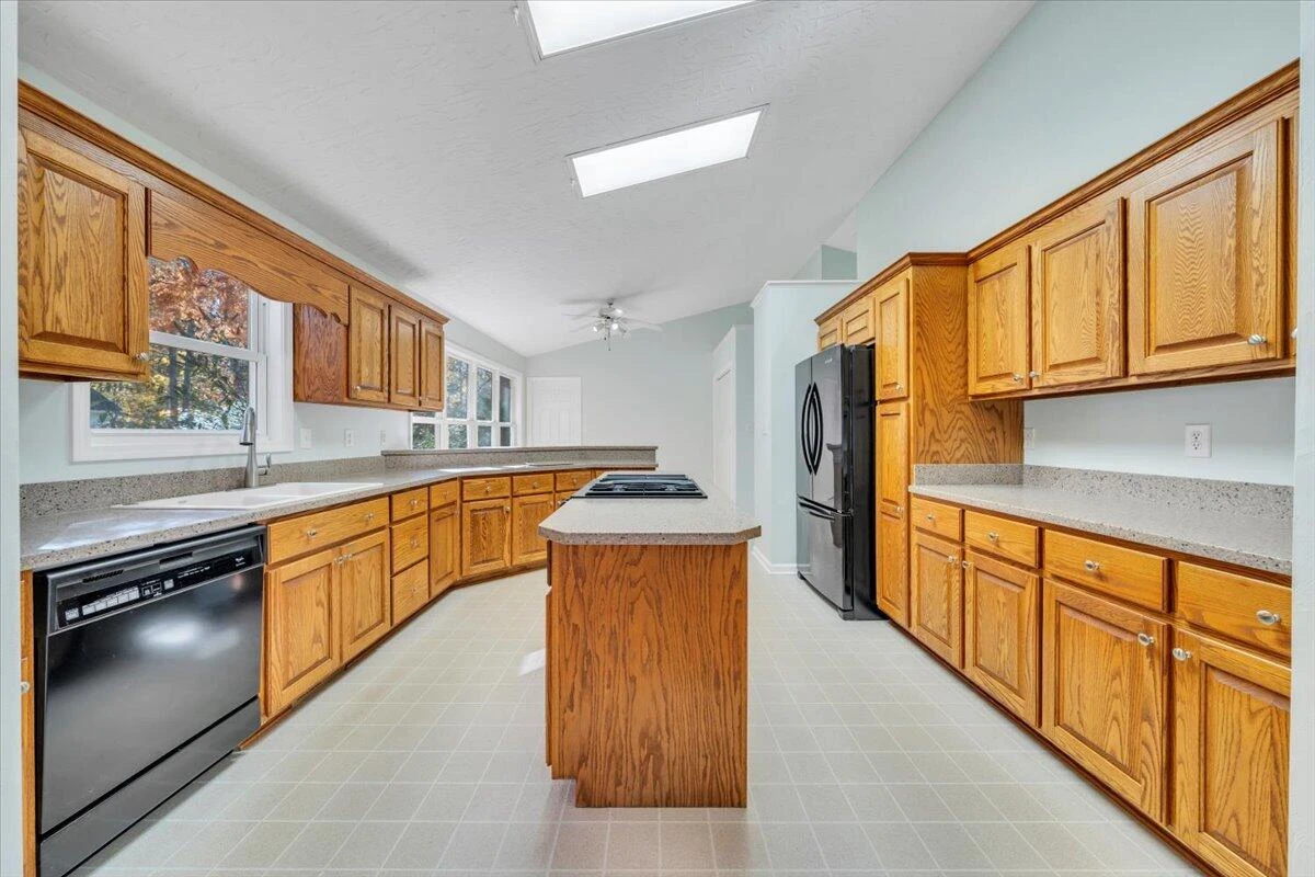 6548 Goodview RD - Photo 8