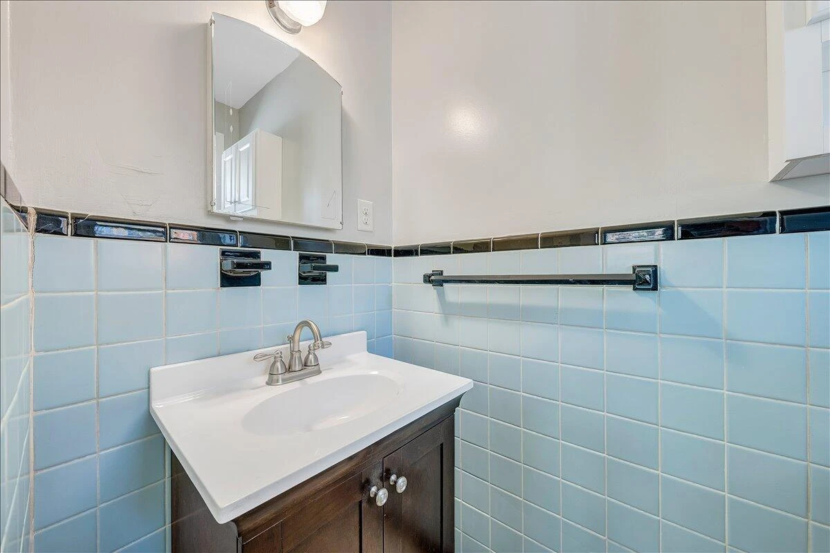 3041 Timberlane AVE - Photo 16