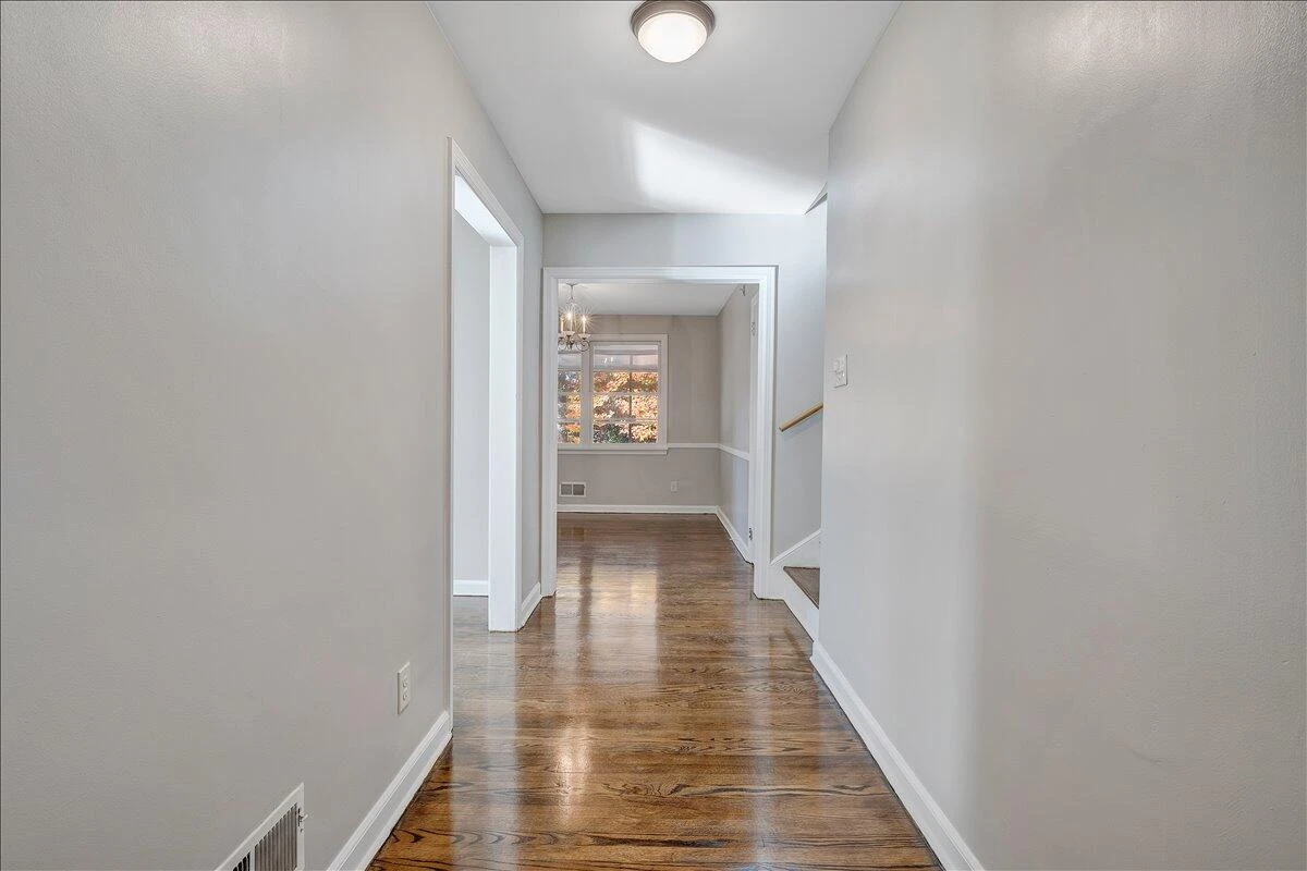 3041 Timberlane AVE - Photo 2