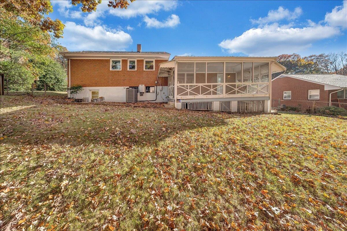 3041 Timberlane AVE - Photo 29
