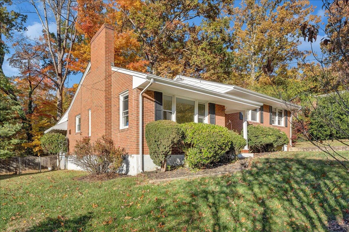 3041 Timberlane AVE - Photo 32