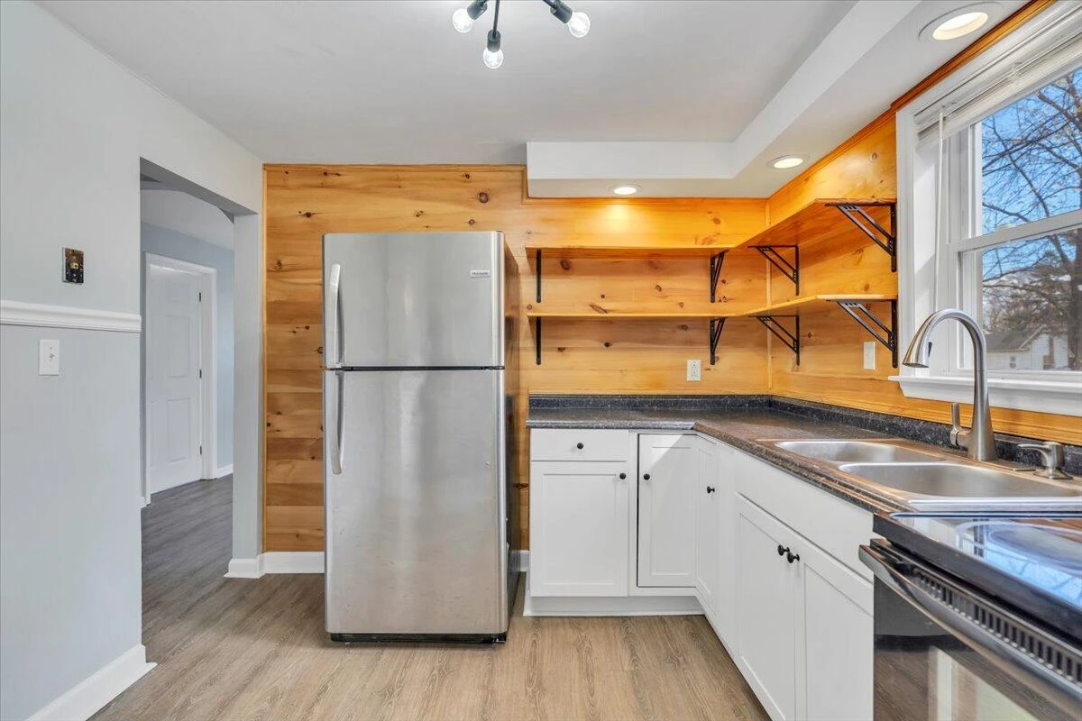 216 Bowman AVE - Photo 12