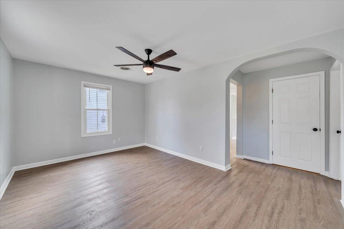 216 Bowman AVE - Photo 4