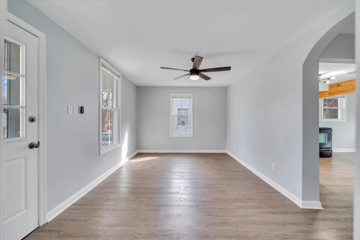 216 Bowman AVE - Photo 5