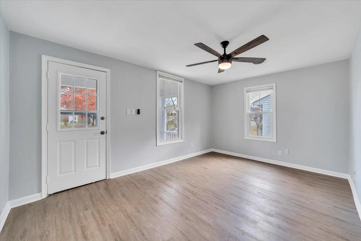 216 Bowman AVE - Photo 6