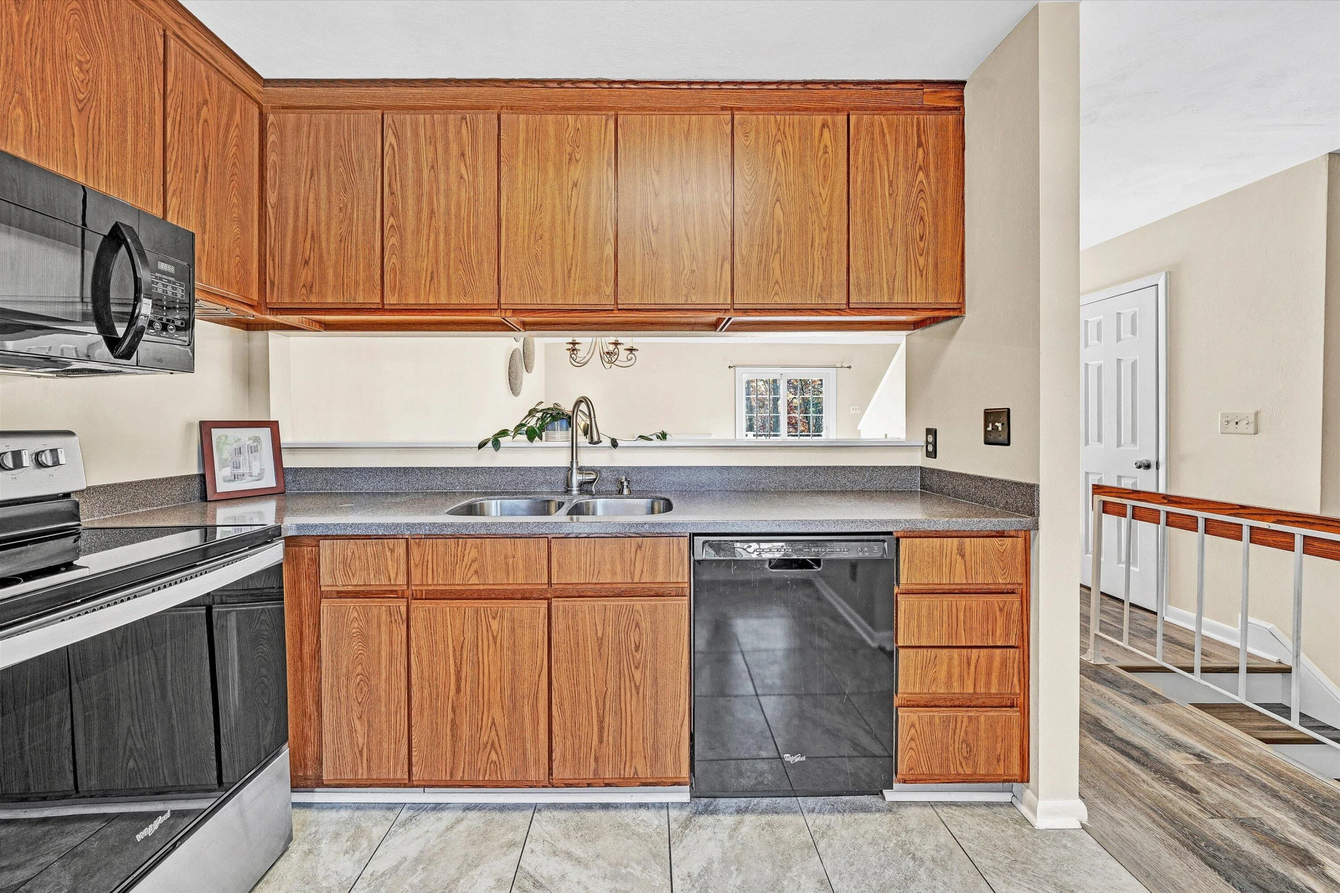 3018 Winterberry DR - Photo 9