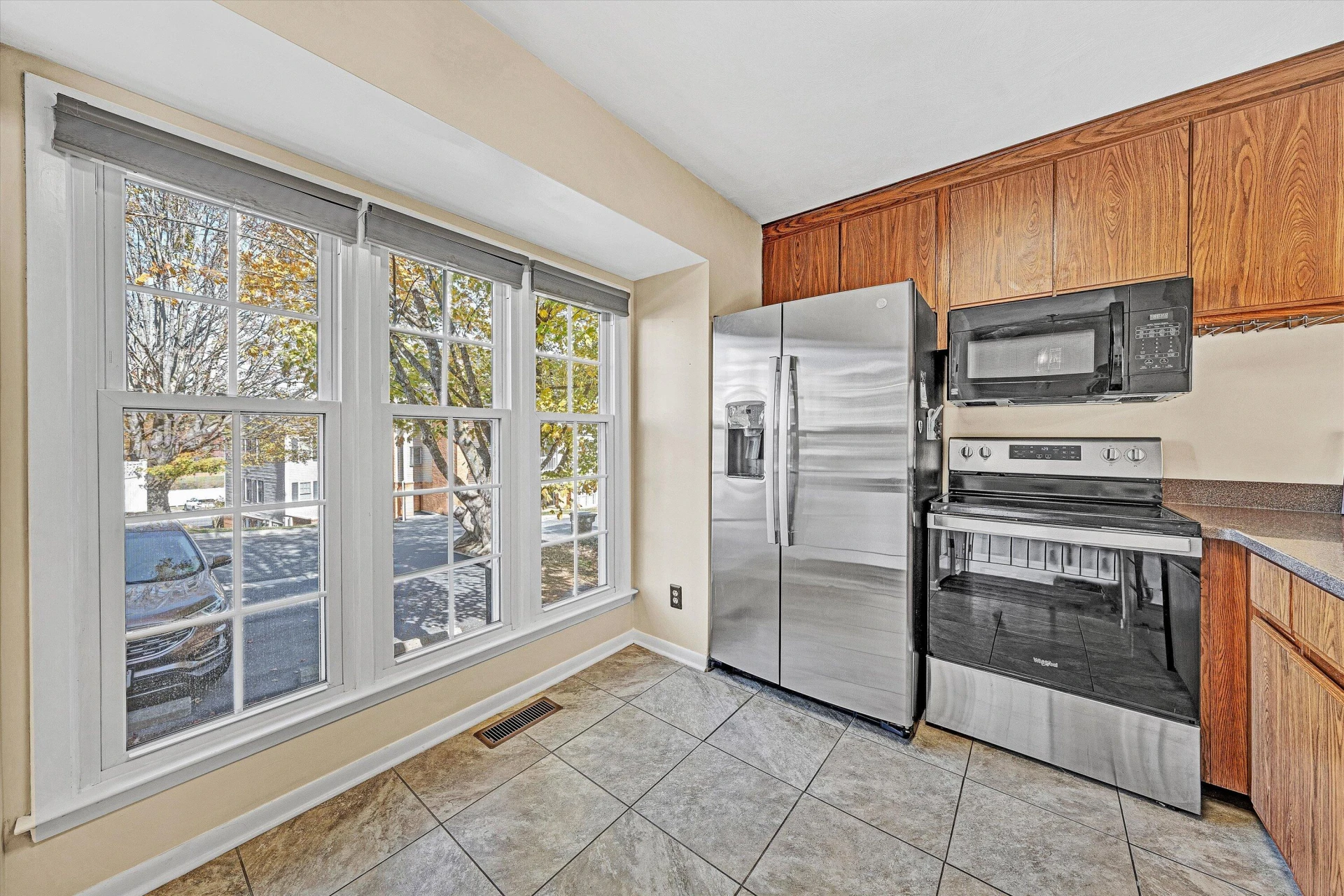 3018 Winterberry DR - Photo 11