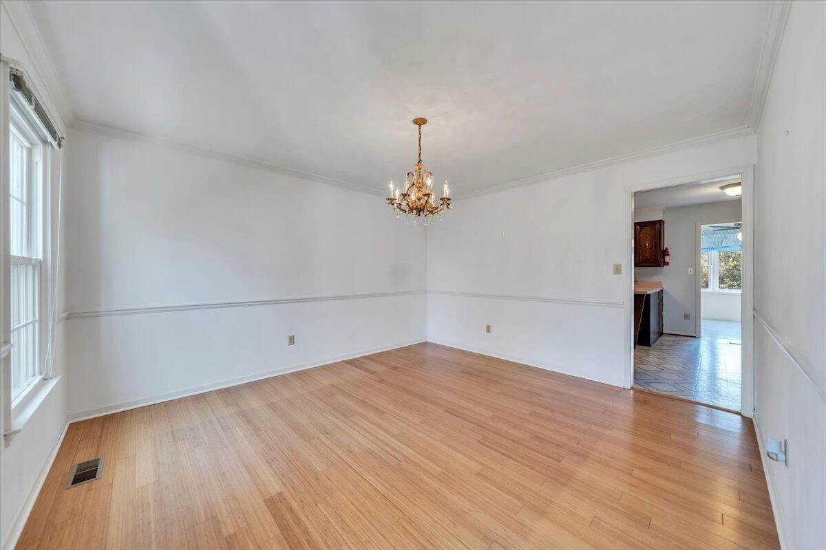 1633 Millwood DR - Photo 12