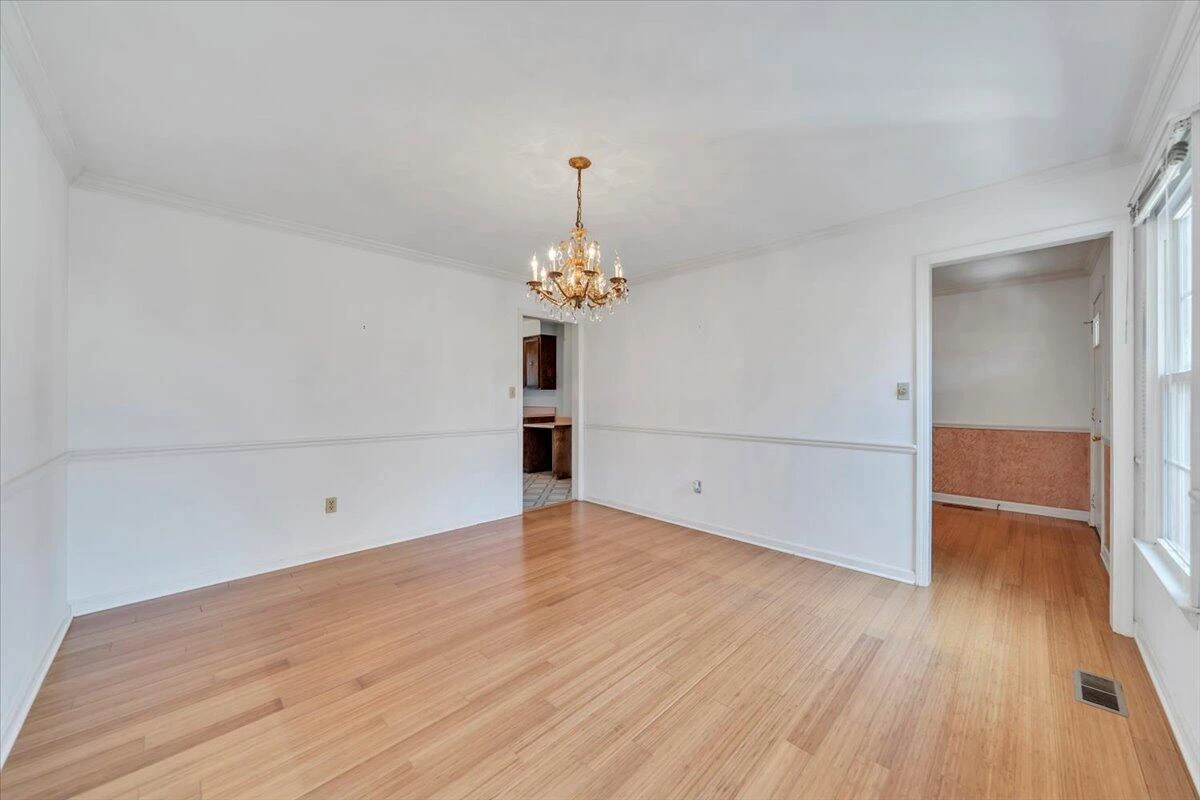 1633 Millwood DR - Photo 13