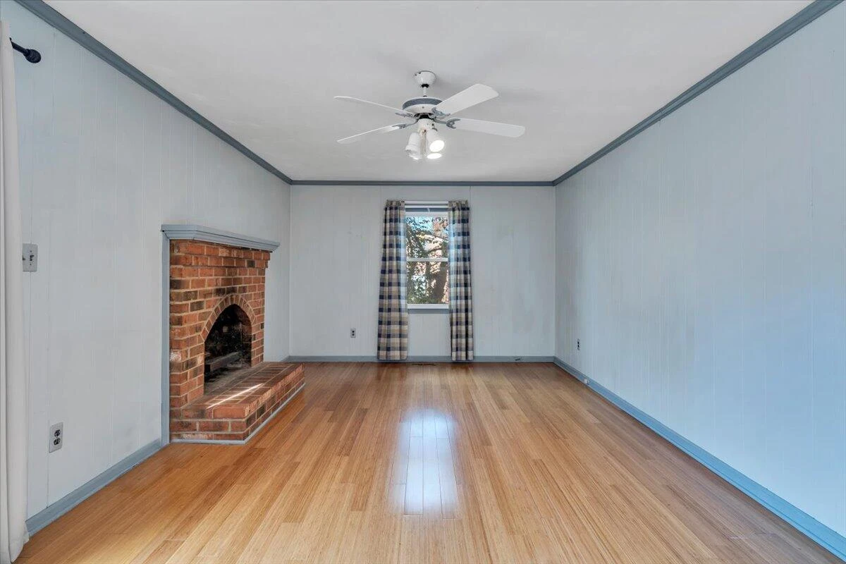 1633 Millwood DR - Photo 17