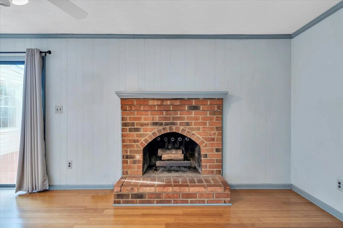1633 Millwood DR - Photo 18