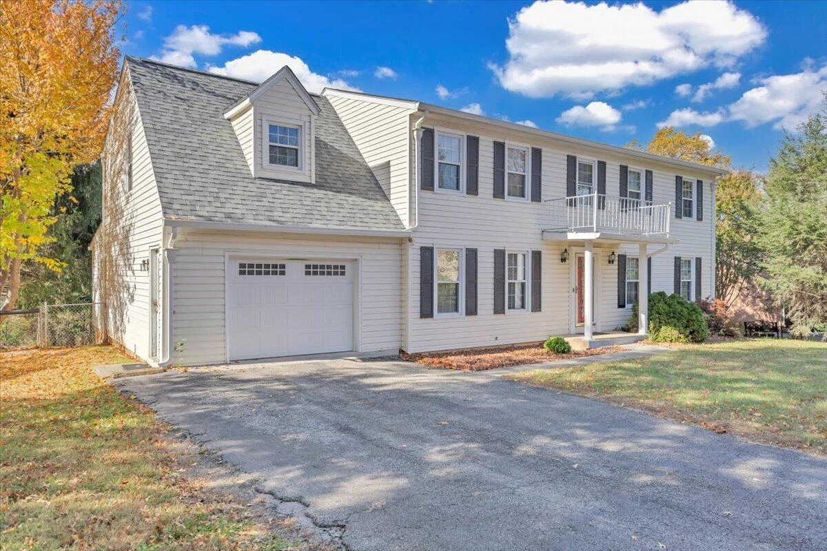 1633 Millwood DR - Photo 2