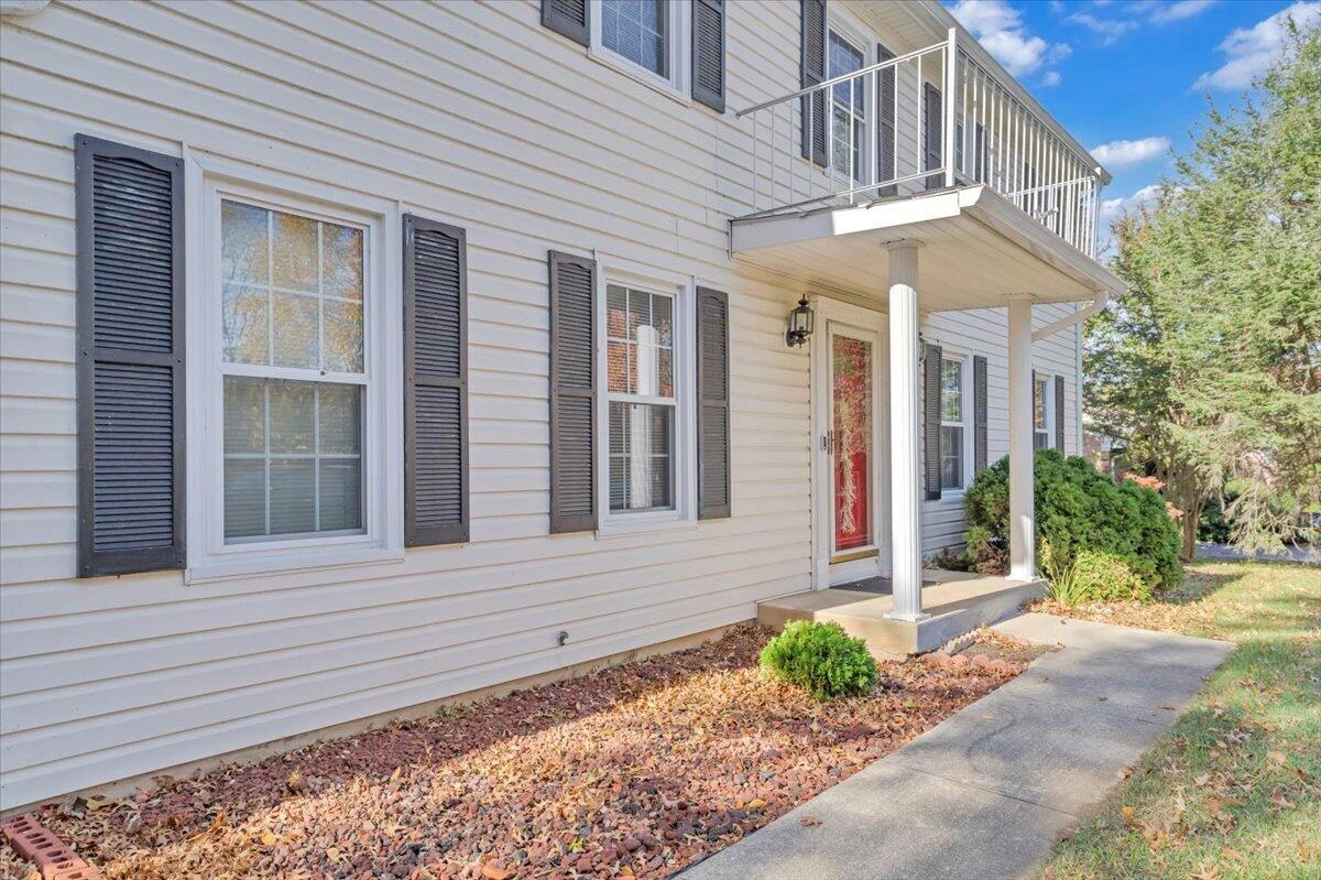 1633 Millwood DR - Photo 3