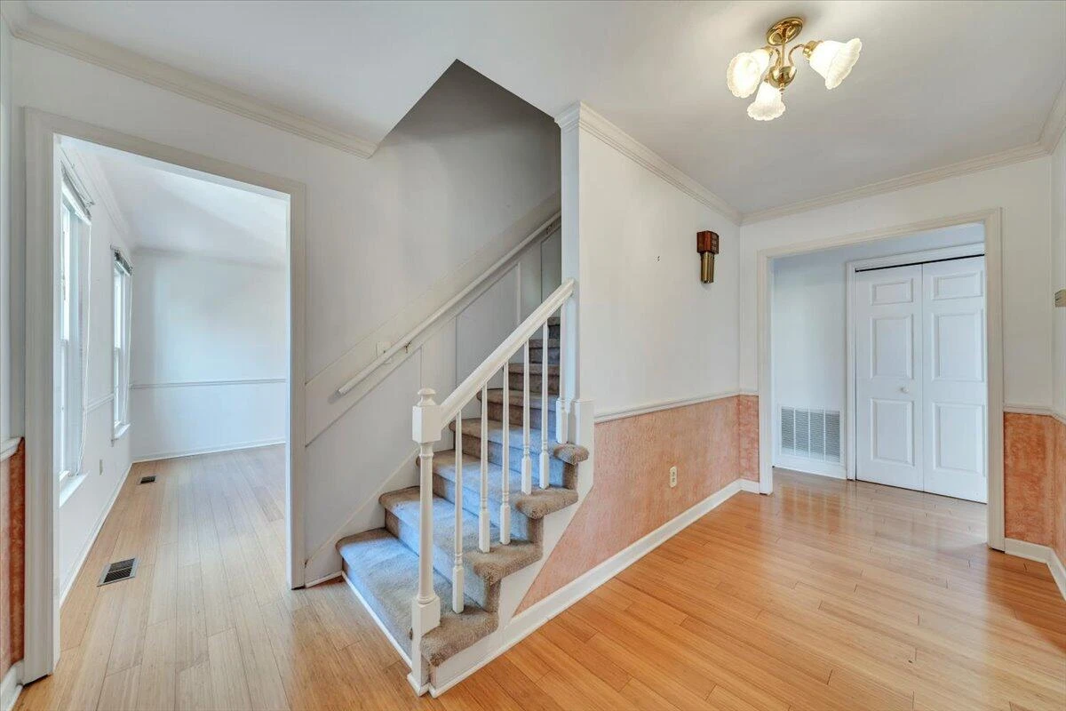 1633 Millwood DR - Photo 5