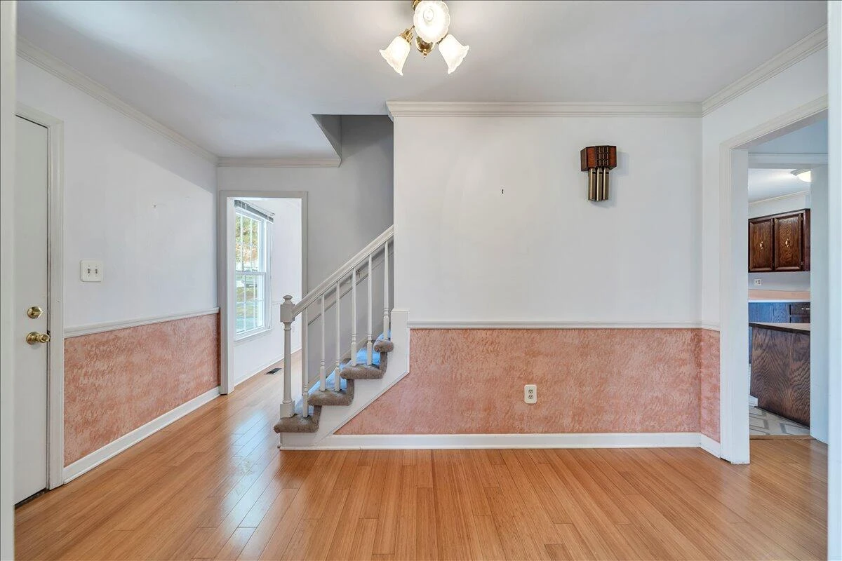 1633 Millwood DR - Photo 6