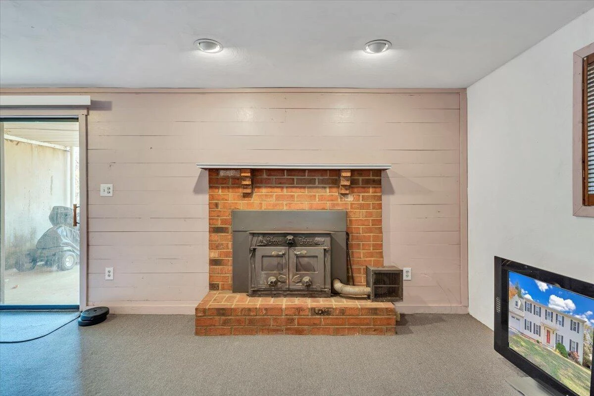 1633 Millwood DR - Photo 60