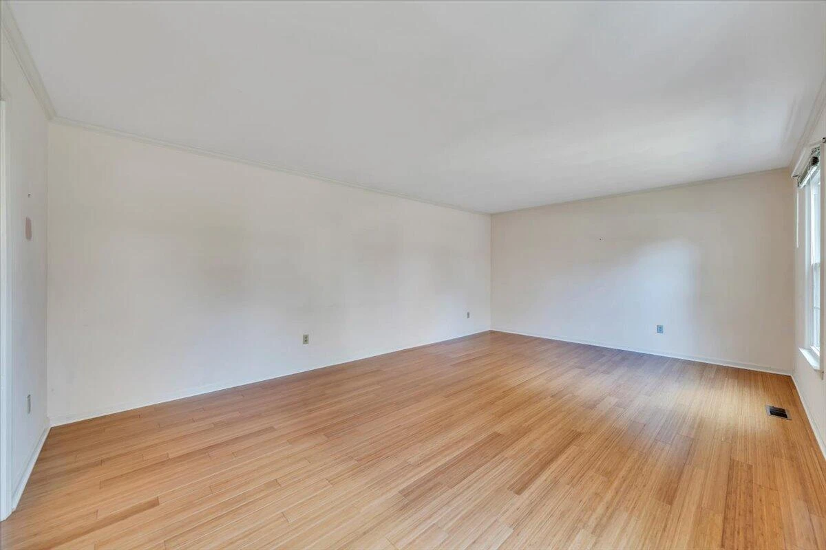1633 Millwood DR - Photo 9