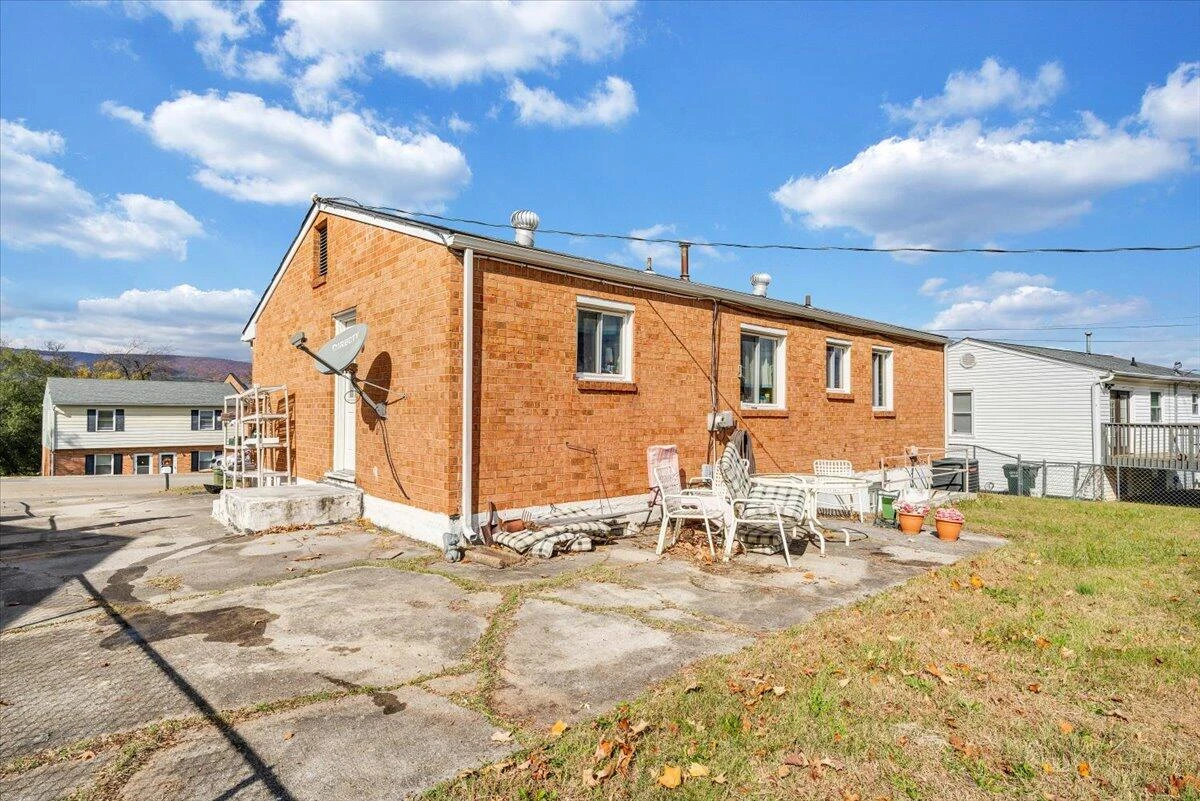 2224 Bailey AVE - Photo 7