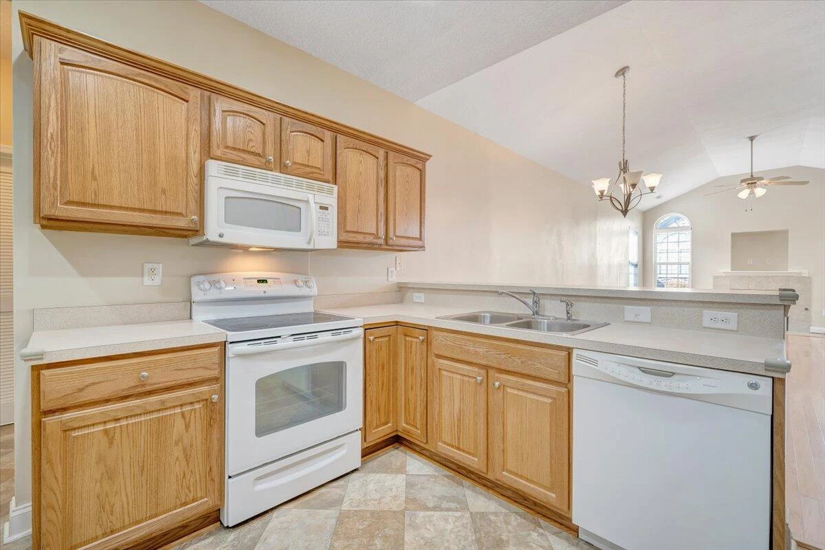 5534 Orchard Villas CIR - Photo 15