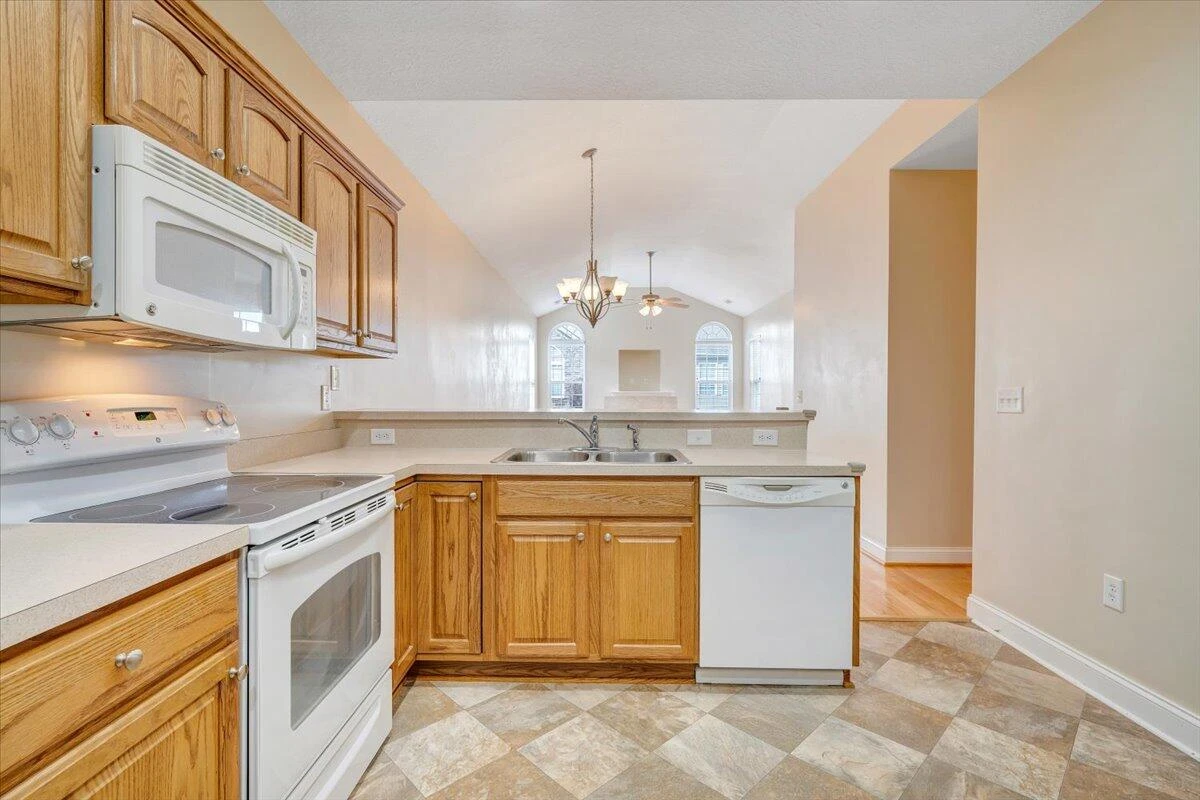 5534 Orchard Villas CIR - Photo 16
