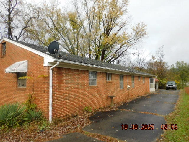 1075 Windstar CIR - Photo 13