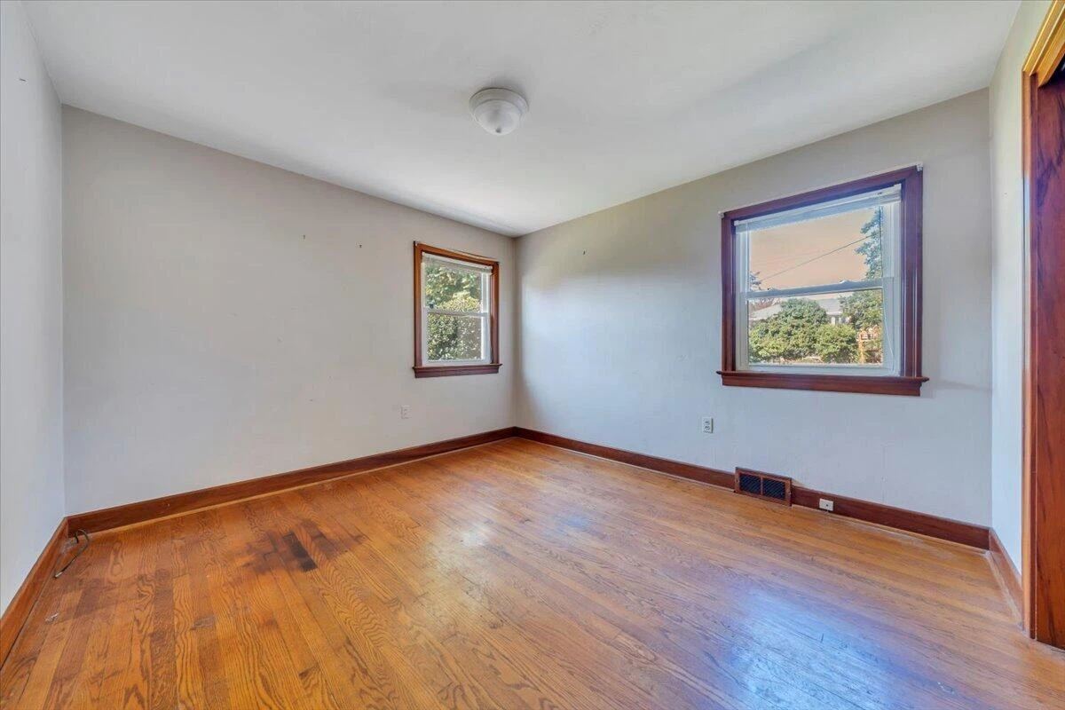 3110 Crockett AVE NW - Photo 14