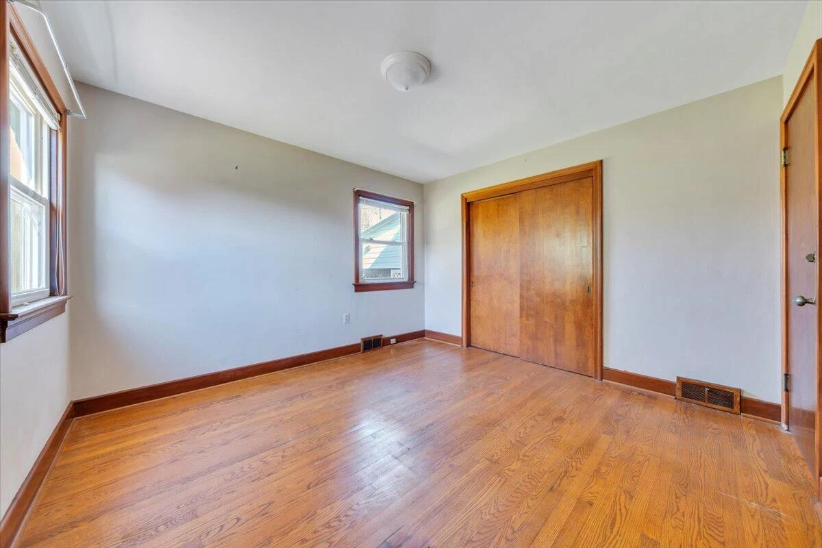3110 Crockett AVE NW - Photo 15