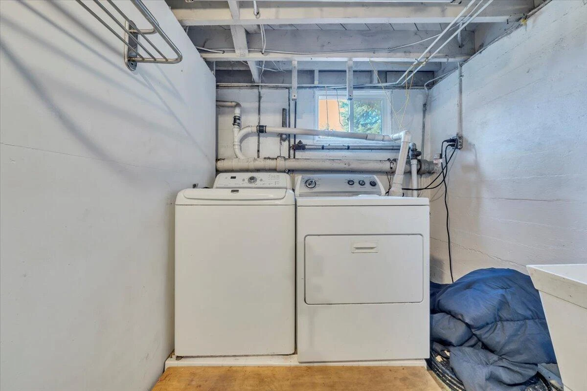 3110 Crockett AVE NW - Photo 27