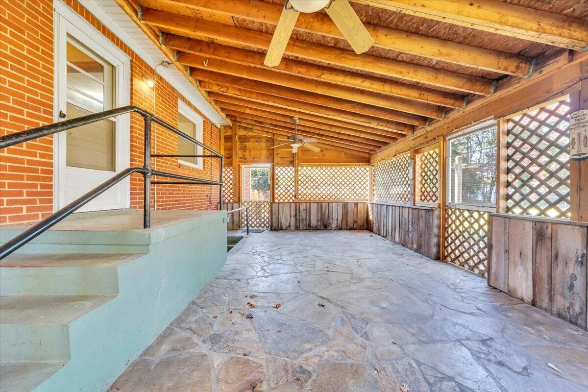 3110 Crockett AVE NW - Photo 31
